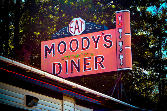 Moodys Diner JudiSharron45th-4519-stabilize