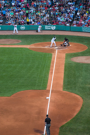 Ortiz waiting for the pitch.